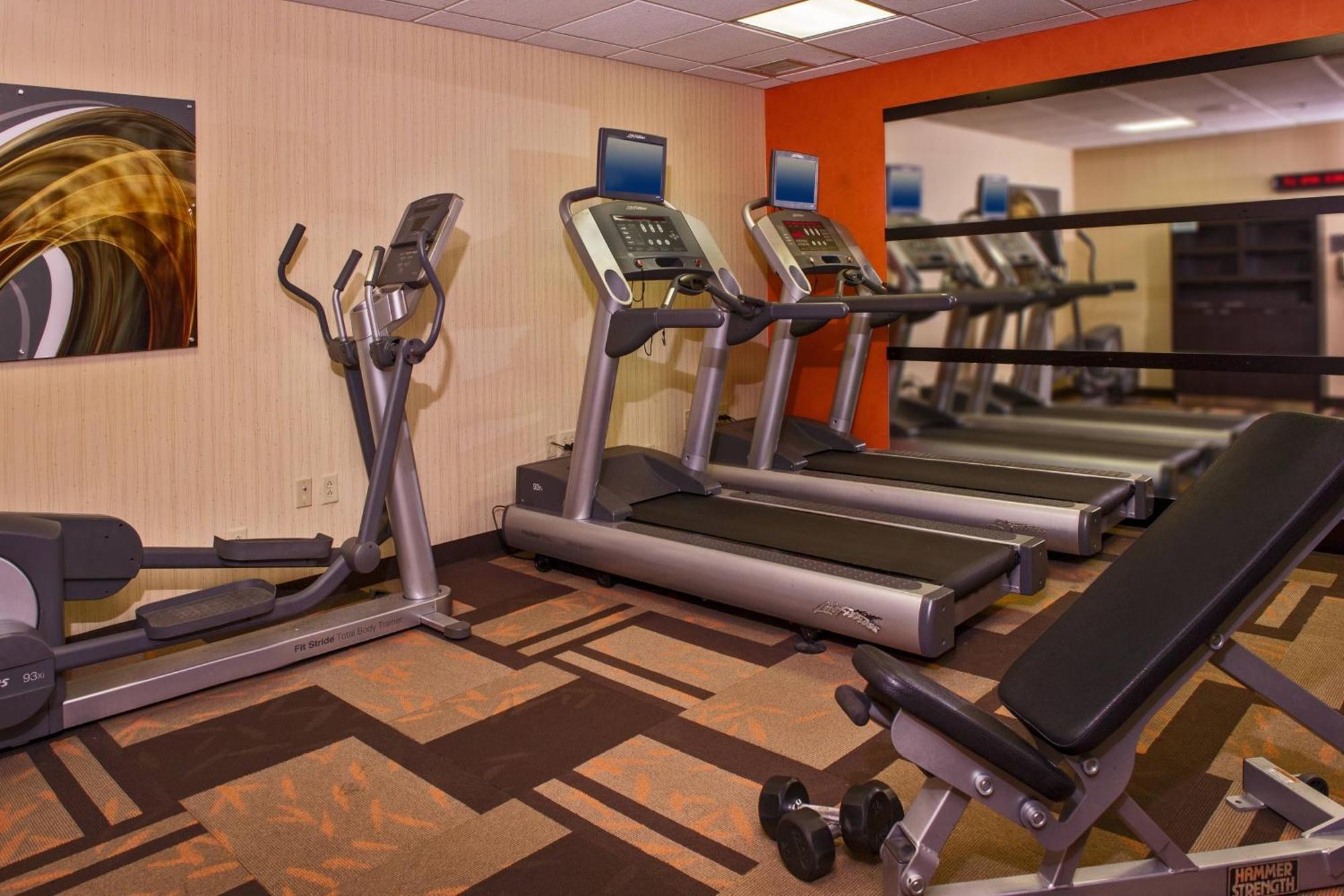 Hotel Courtyard By Marriott Richmond West Dumbarton